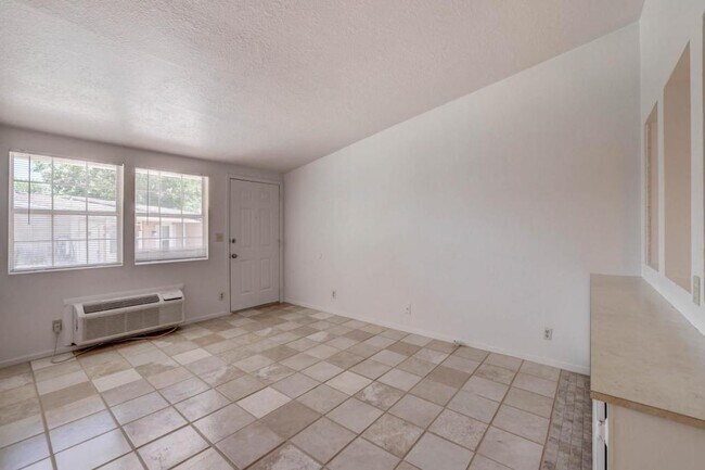 Building Photo - 600 N. 2450 #. #604