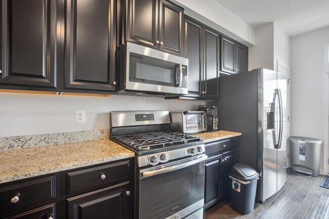 Building Photo - 1117 Trenton Pl SE
