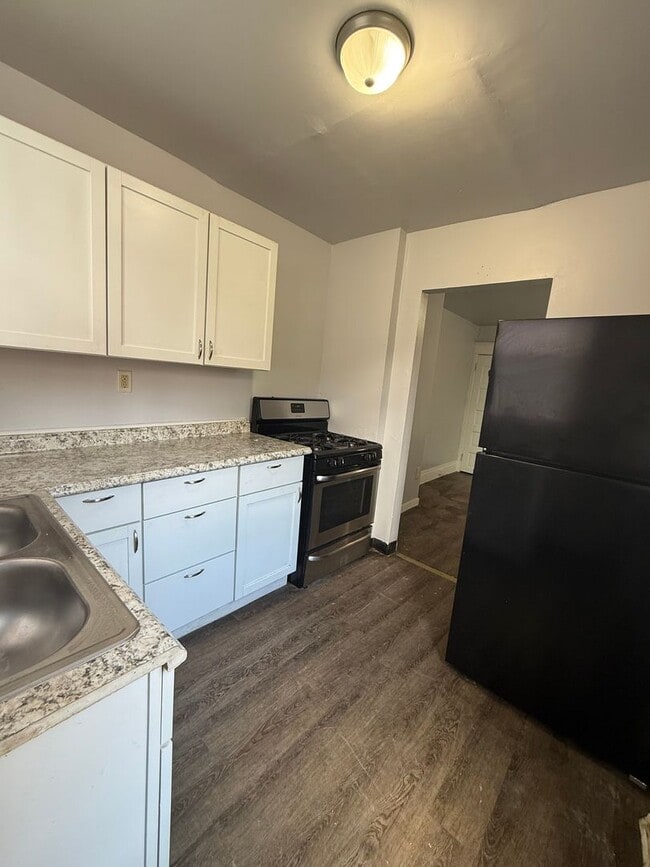Building Photo - 2 Bed 1 Bath in Allentown