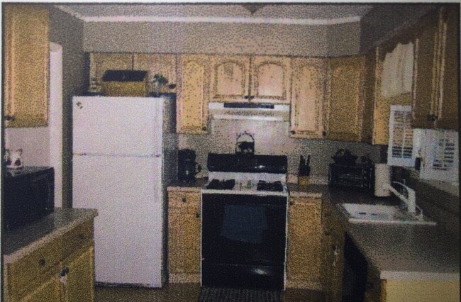 Building Photo - 48 Eaves Mill Rd