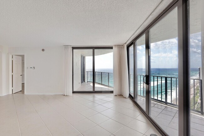 Building Photo - 5420 N Ocean Dr