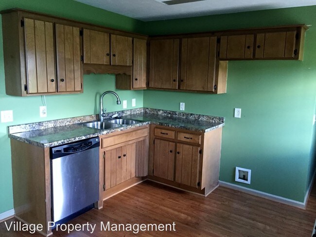 Building Photo - 206 Brittany Dr