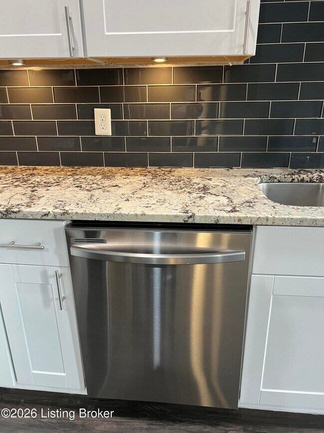 Building Photo - 1107 Logan St