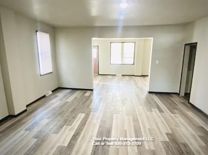 Building Photo - 1406 Oshkosh Ave