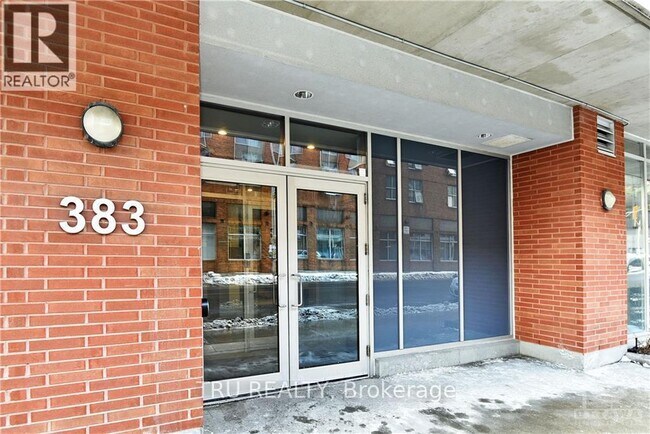 Building Photo - 383 Cumberland St
