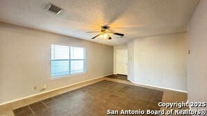 Foto del edificio - 3510 Bottomless Lake