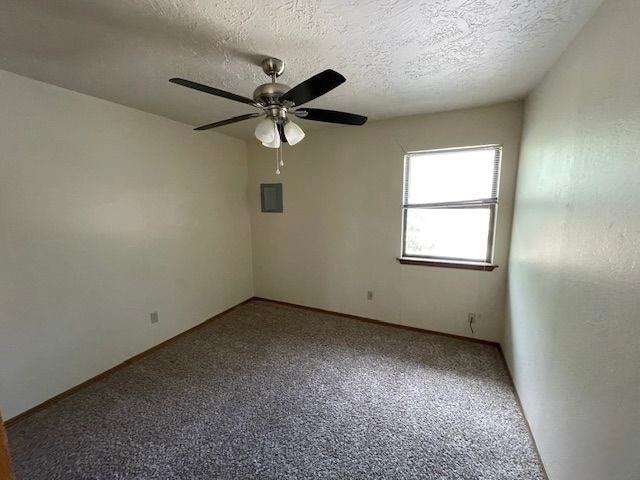 Building Photo - 1912 SW D Ave