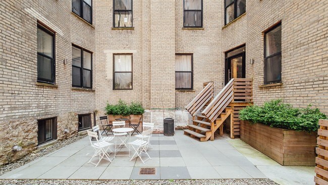 Building Photo - 1635 Putnam Ave