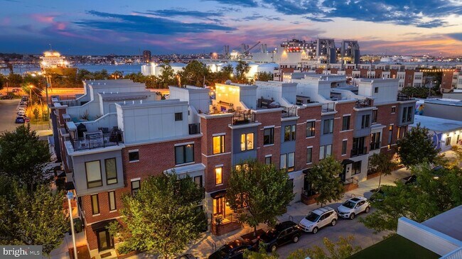 Foto del edificio - 1600 Beason St