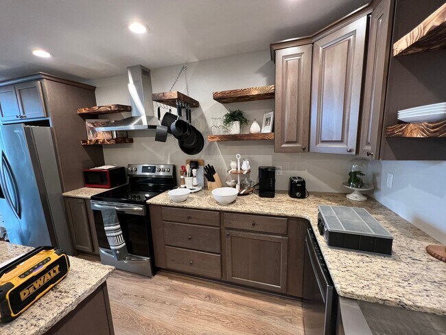 Foto del edificio - Country Financial Insurance Apartments