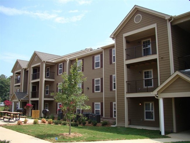Building Photo - 1525 Spring Place Rd SE