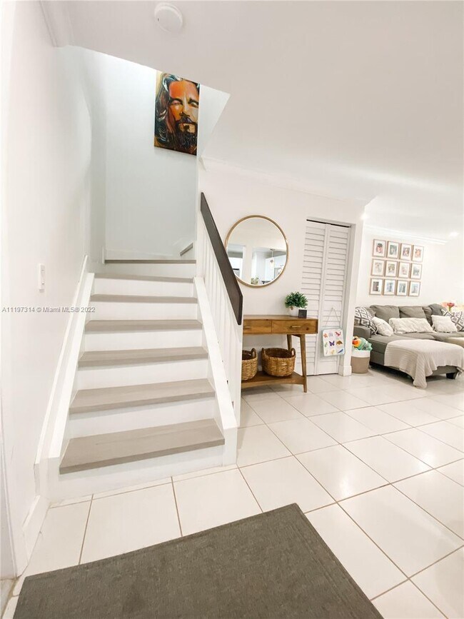 Building Photo - 10050 SW 137th Ct