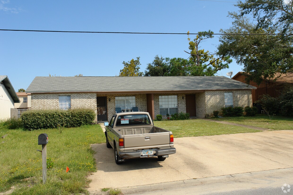 32443246 Santa Rosa Dr, Gulf Breeze, FL 32563 Apartments in Gulf