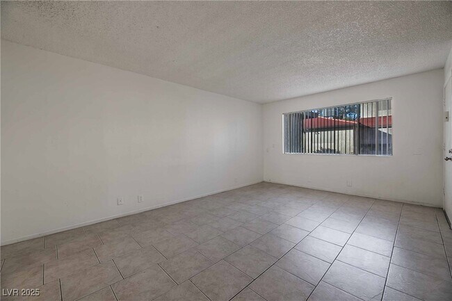 Foto del edificio - 5278 S Maryland Pkwy