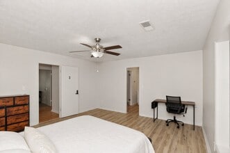 Building Photo - 468 Watson Ferry Dr