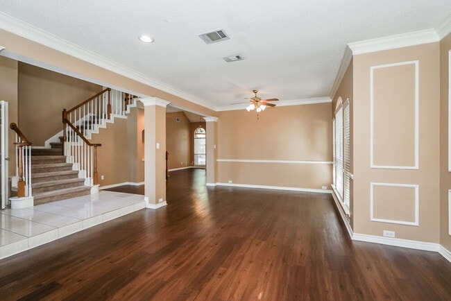Building Photo - 2680 Hillside Dr