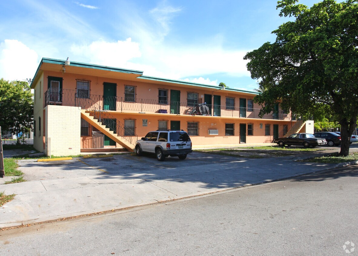Foto del edificio - 501 NW 30th St