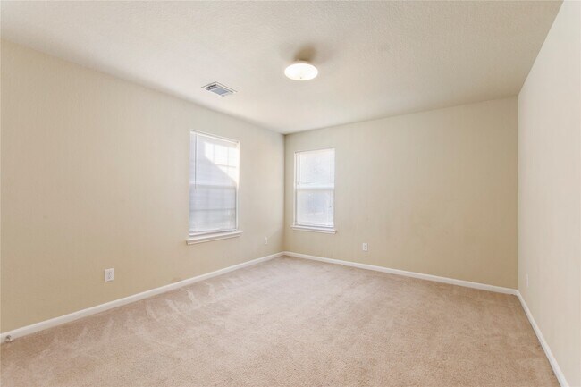 Foto del edificio - 5310 Meadow Canyon Dr