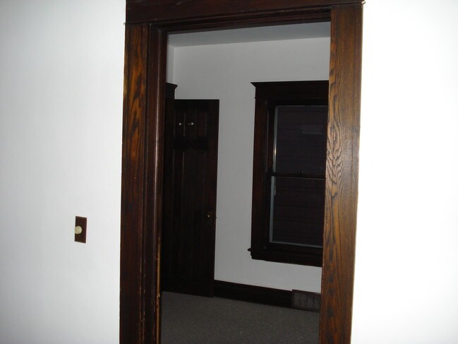 Building Photo - 118 Russell St