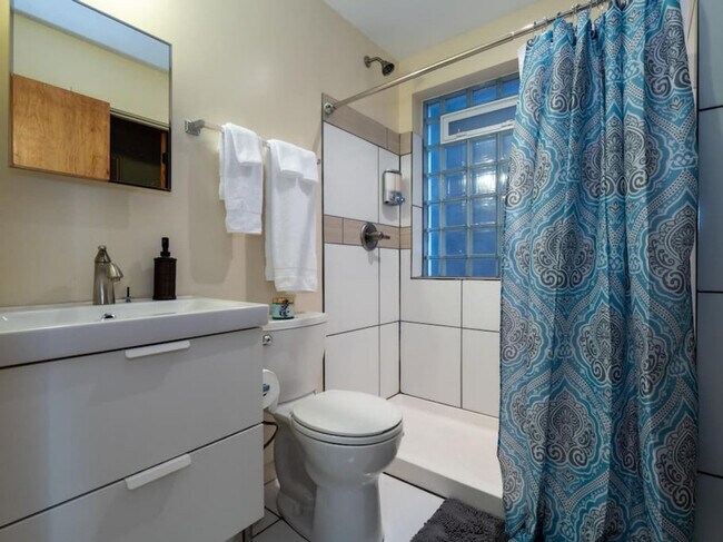 Foto del edificio - 1610 Pleasant St