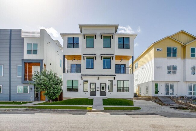 Foto del edificio - 2335 Benbrook Blvd