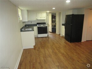 Building Photo - 11635 Ravenna Rd