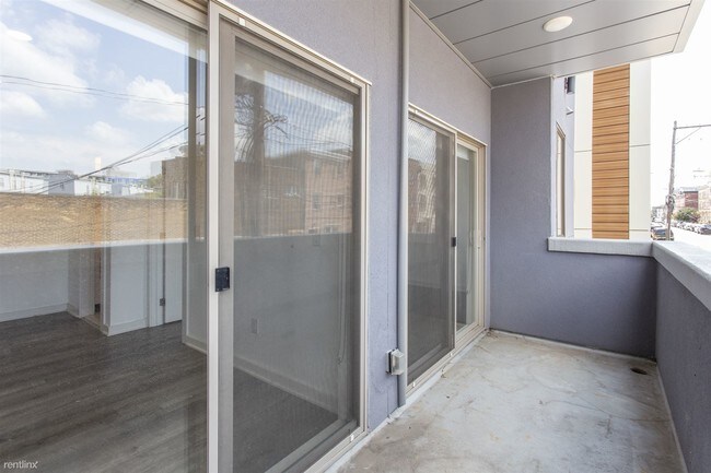 Building Photo - 1 br, 1 bath  - 1654 RIDGE AVE Unit 4