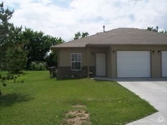 Building Photo - 810 Deerfield Rd