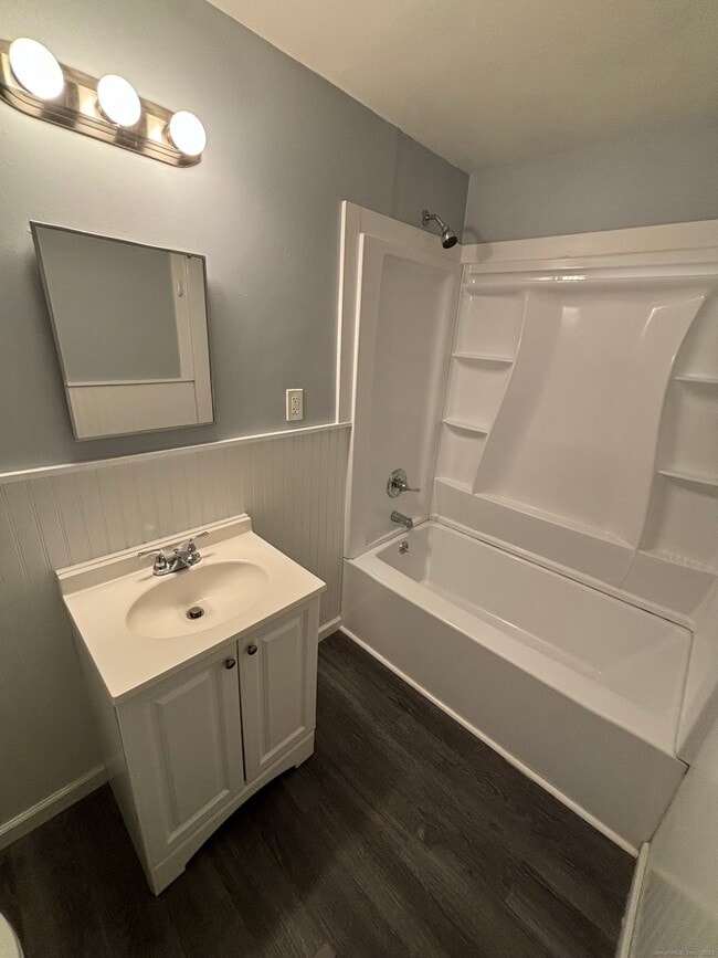 Building Photo - 76 Birdsey St