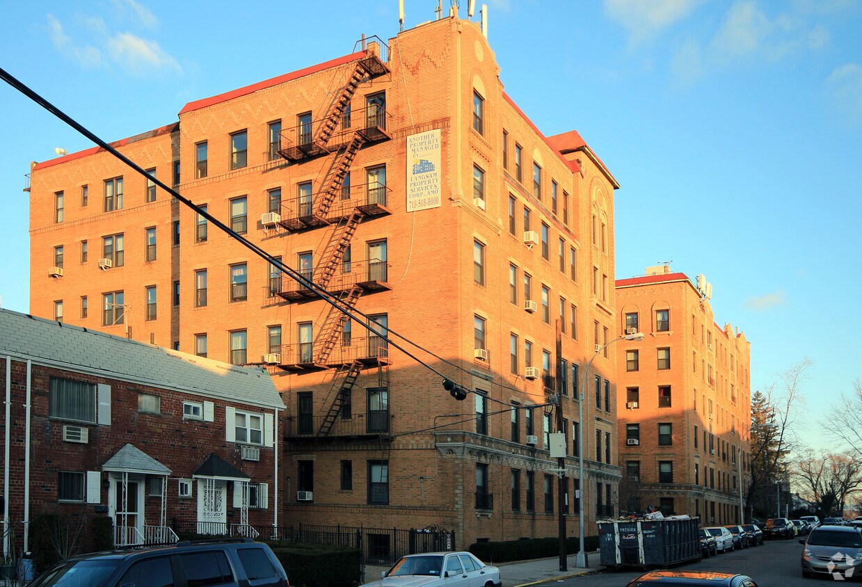 Primary Photo - Stella Arms