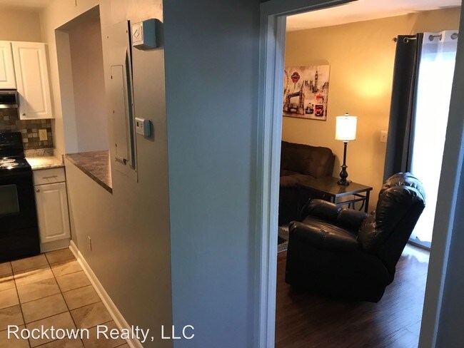 Foto del edificio - 1470 Bradley Dr