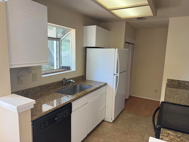 Building Photo - 7815 Canyon Meadows Cir