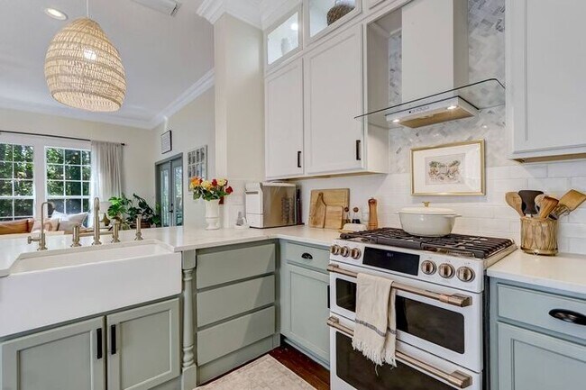 Building Photo - Beautiful 5/3 in St. Johns Country Club