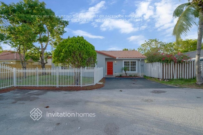 Building Photo - 16850 SW 92nd Ave