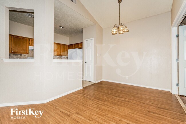 Foto del edificio - 1113 Sandalwood Ln