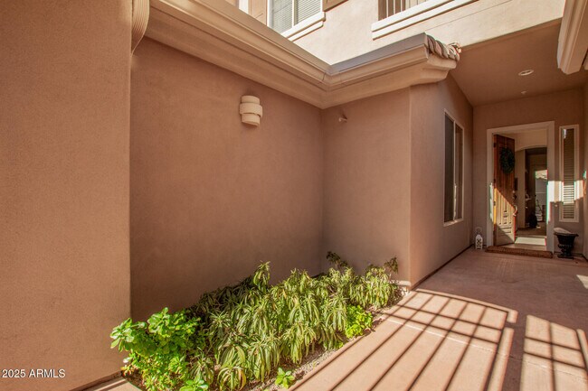 Foto del edificio - 11000 N 77th Pl