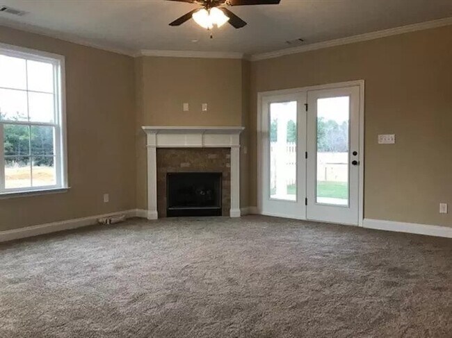 Foto del edificio - 209 Milford Pines Dr