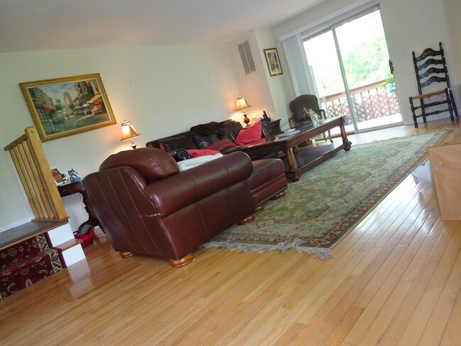 living room - 20 Leeward Ln