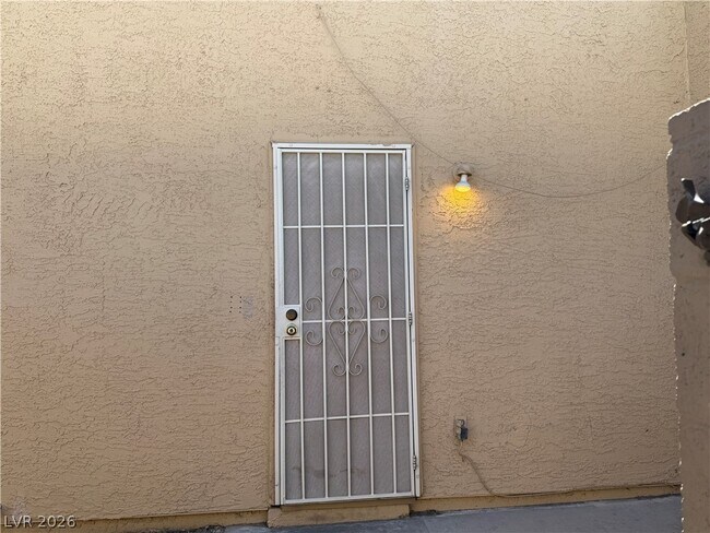 Building Photo - 3838 Terrazzo Ave