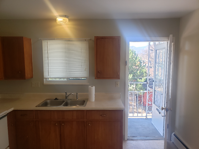 Foto del edificio - 1424 Stanley Ln