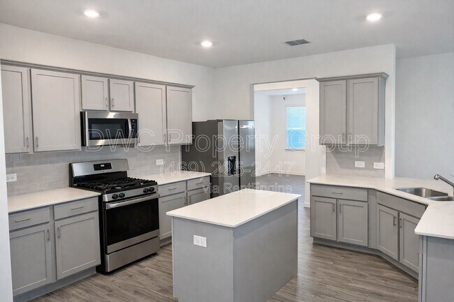 Building Photo - 1208 Mesquite Ln