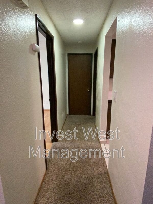Building Photo - 3707 Sunset Way
