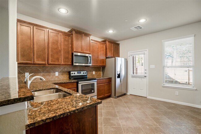 Foto del edificio - 15524 Marina Dr