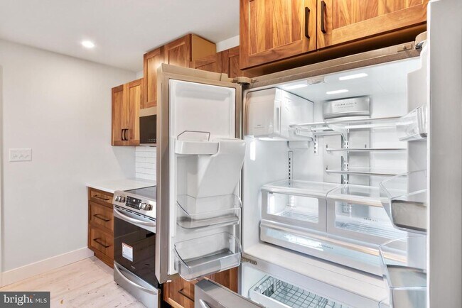 Foto del edificio - 6115 Stoney Hill Rd