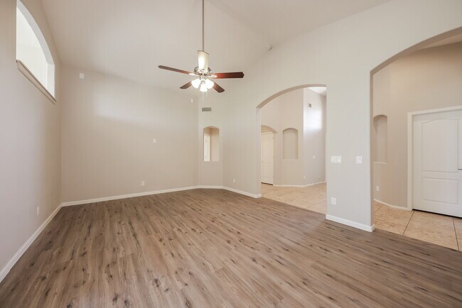 Building Photo - 3118 W Casitas Del Rio Dr