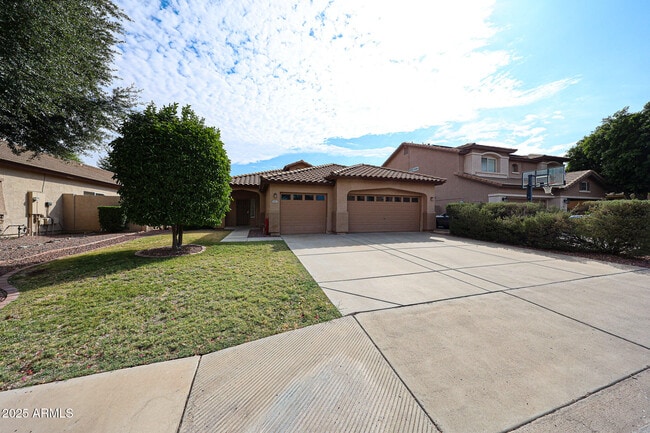 Building Photo - 8442 W Mary Ann Dr