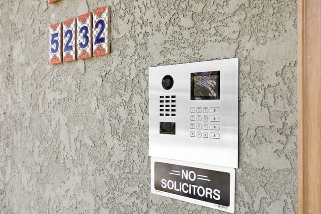 Building Photo - 5232 W 20th St