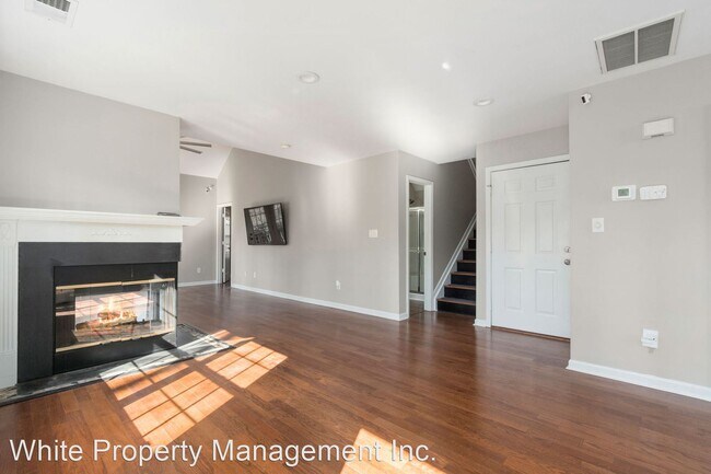 Building Photo - 3 br, 2 bath House - 8401 Southgate Common...