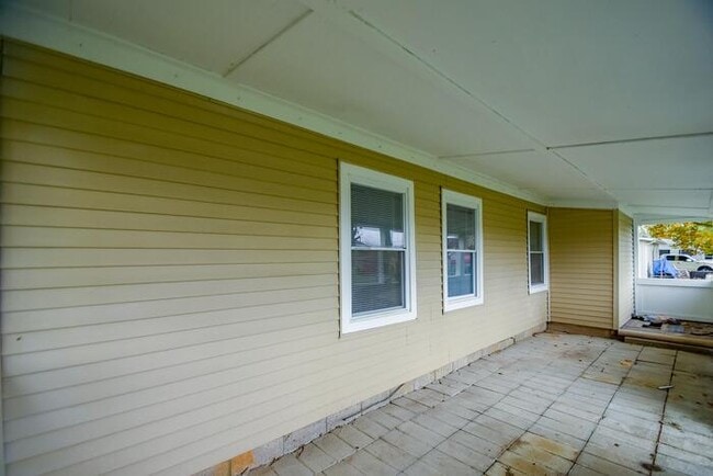 Building Photo - 10406 Noble St