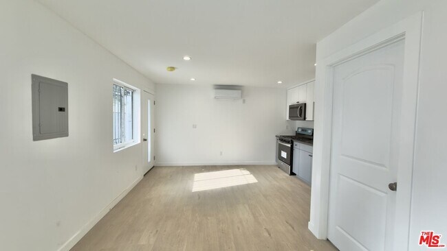 Foto del edificio - 1732 Crenshaw Blvd